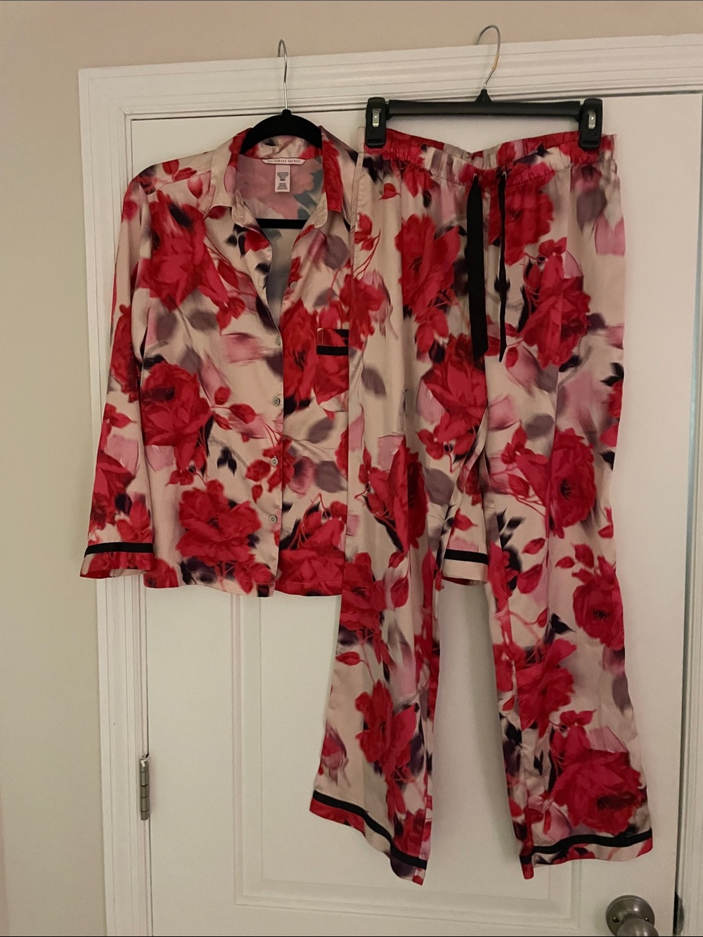 Victoria's Secret Red Floral Satin Pajama Top and Pants Set size S/P